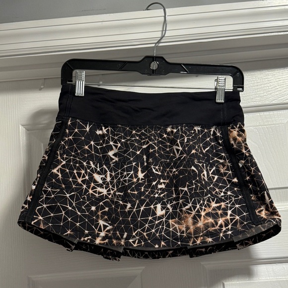 Lululemon Black Pattern Skort - Size 4 - Picture 1 of 5
